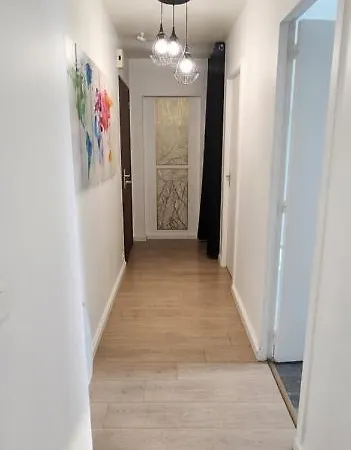 Le Neuilly Apartment *
